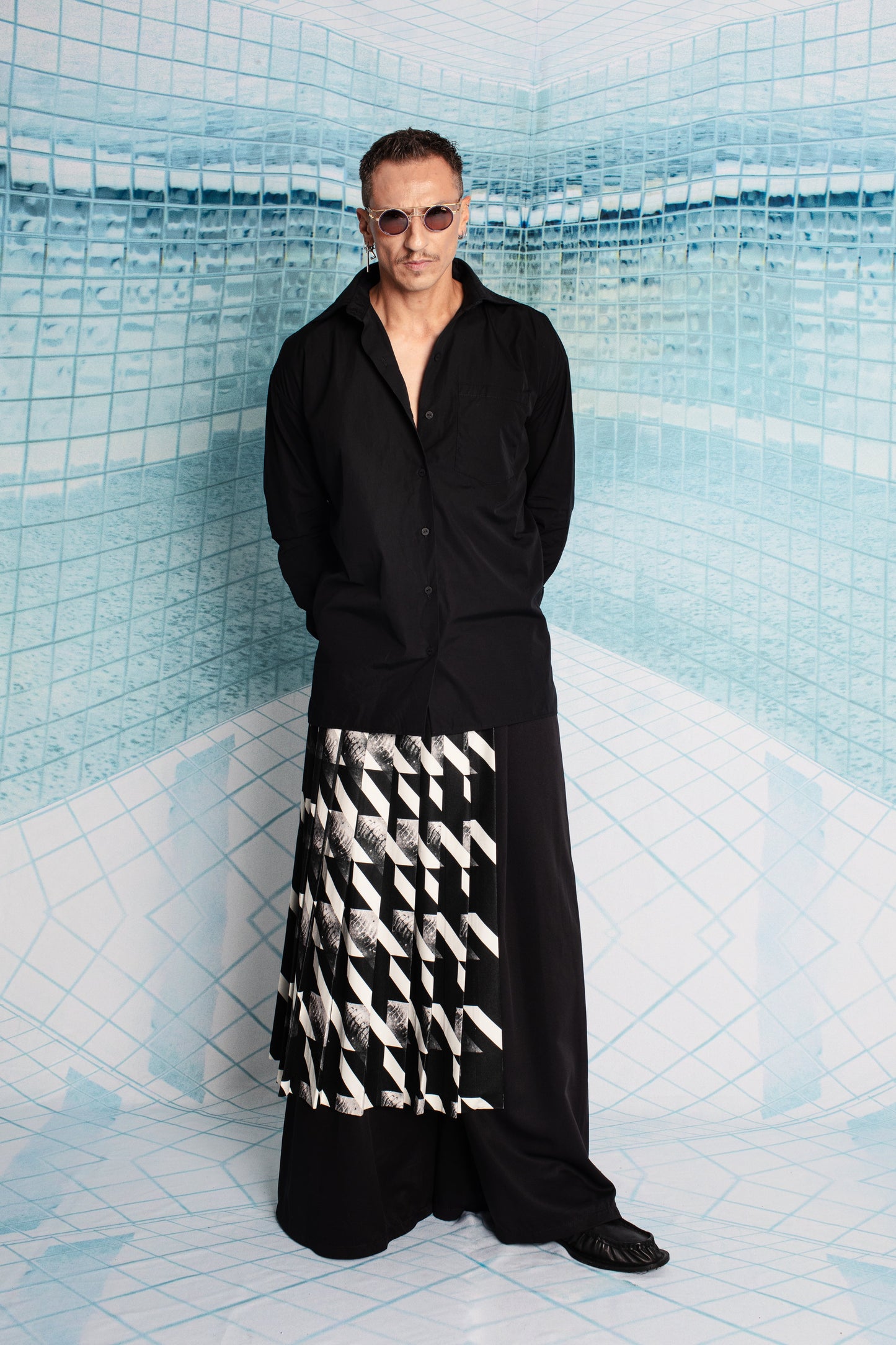 Cicatriz Del Ruiz Negro Midi Skirt